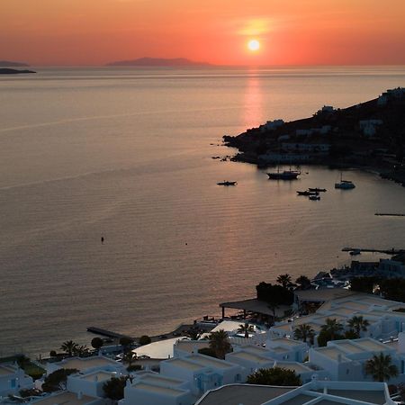 Saint John Hotel Villas & Spa Agios Ioannis Diakoftis Eksteriør billede Sunset over Mykonos