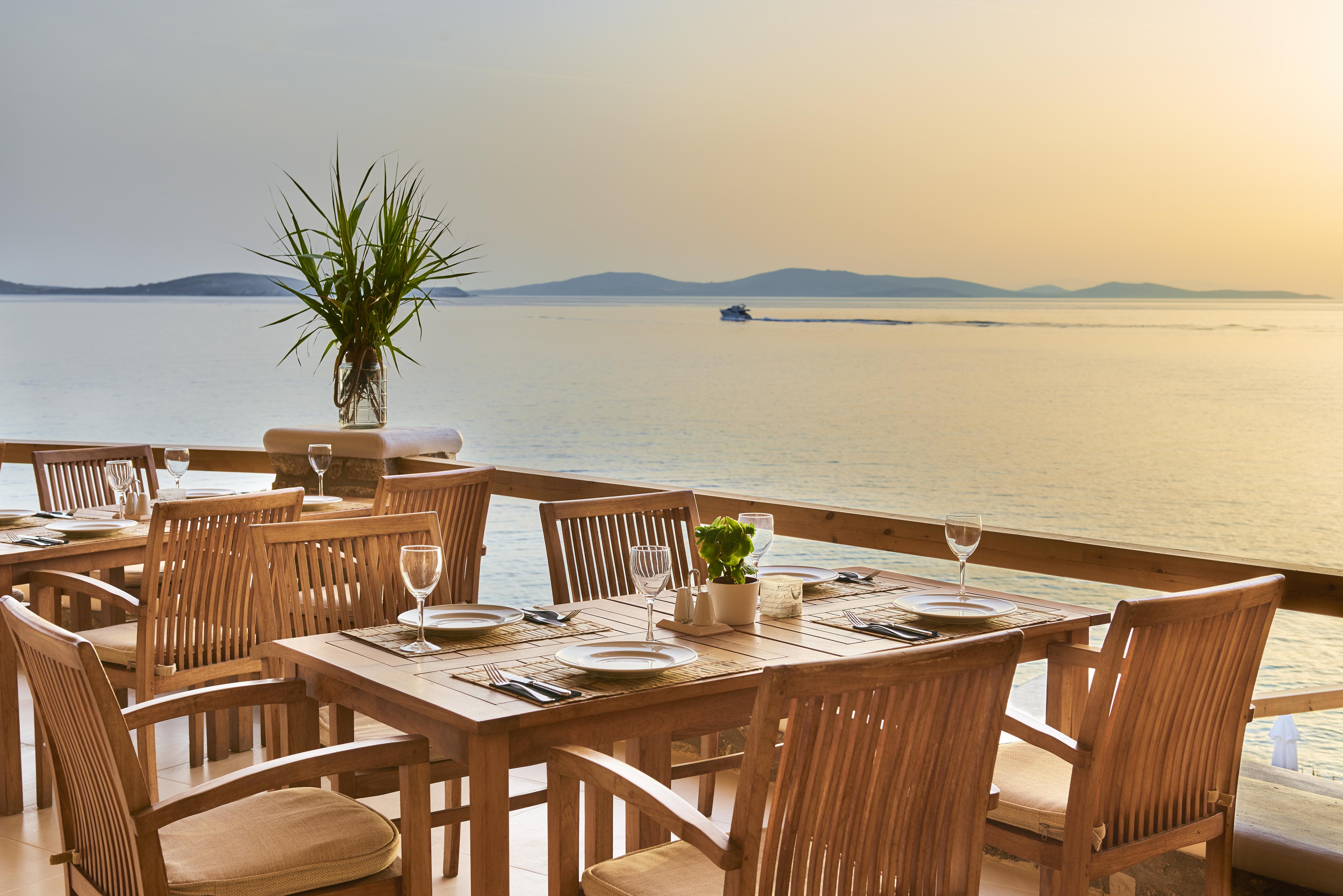 Saint John Hotel Villas & Spa Agios Ioannis Diakoftis Eksteriør billede Sunset at the restaurant
