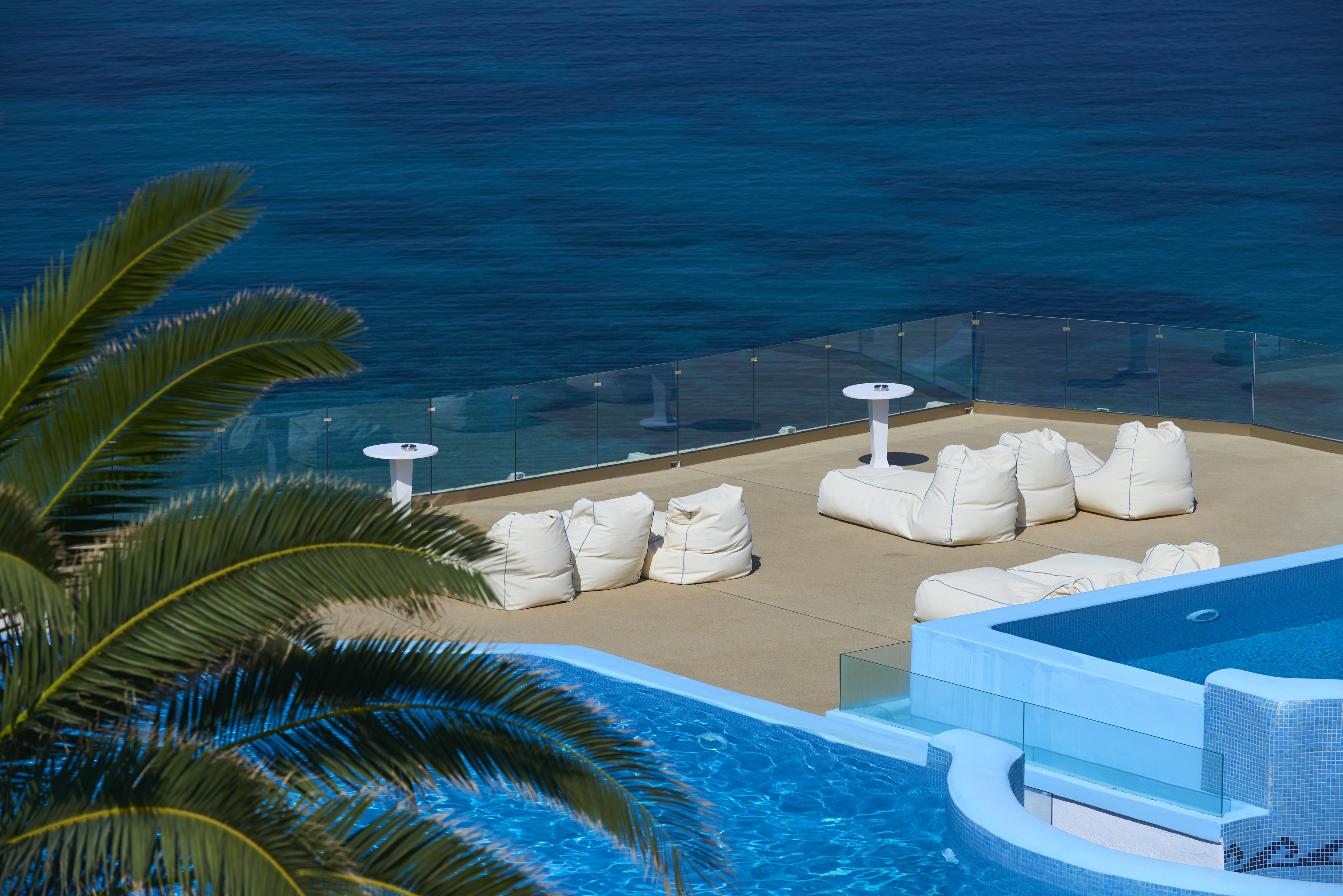 Saint John Hotel Villas & Spa Agios Ioannis Diakoftis Eksteriør billede The pool at the hotel