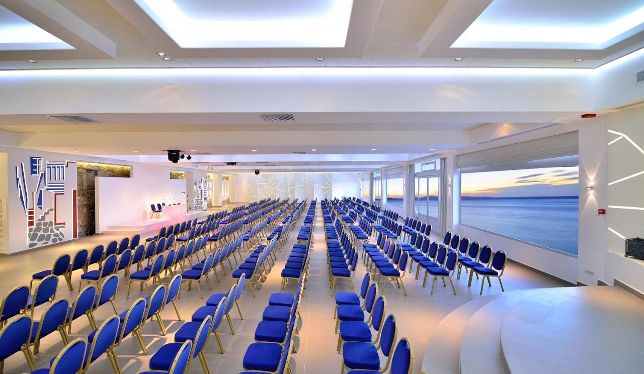 Saint John Hotel Villas & Spa Agios Ioannis Diakoftis Eksteriør billede The main conference hall