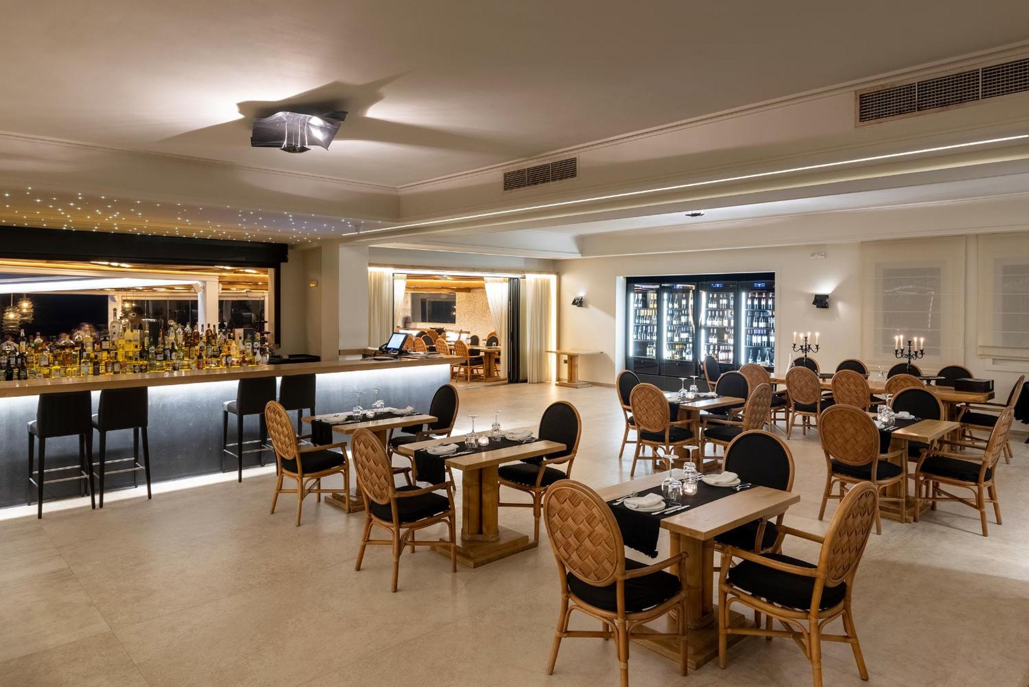 Saint John Hotel Villas & Spa Agios Ioannis Diakoftis Eksteriør billede The restaurant