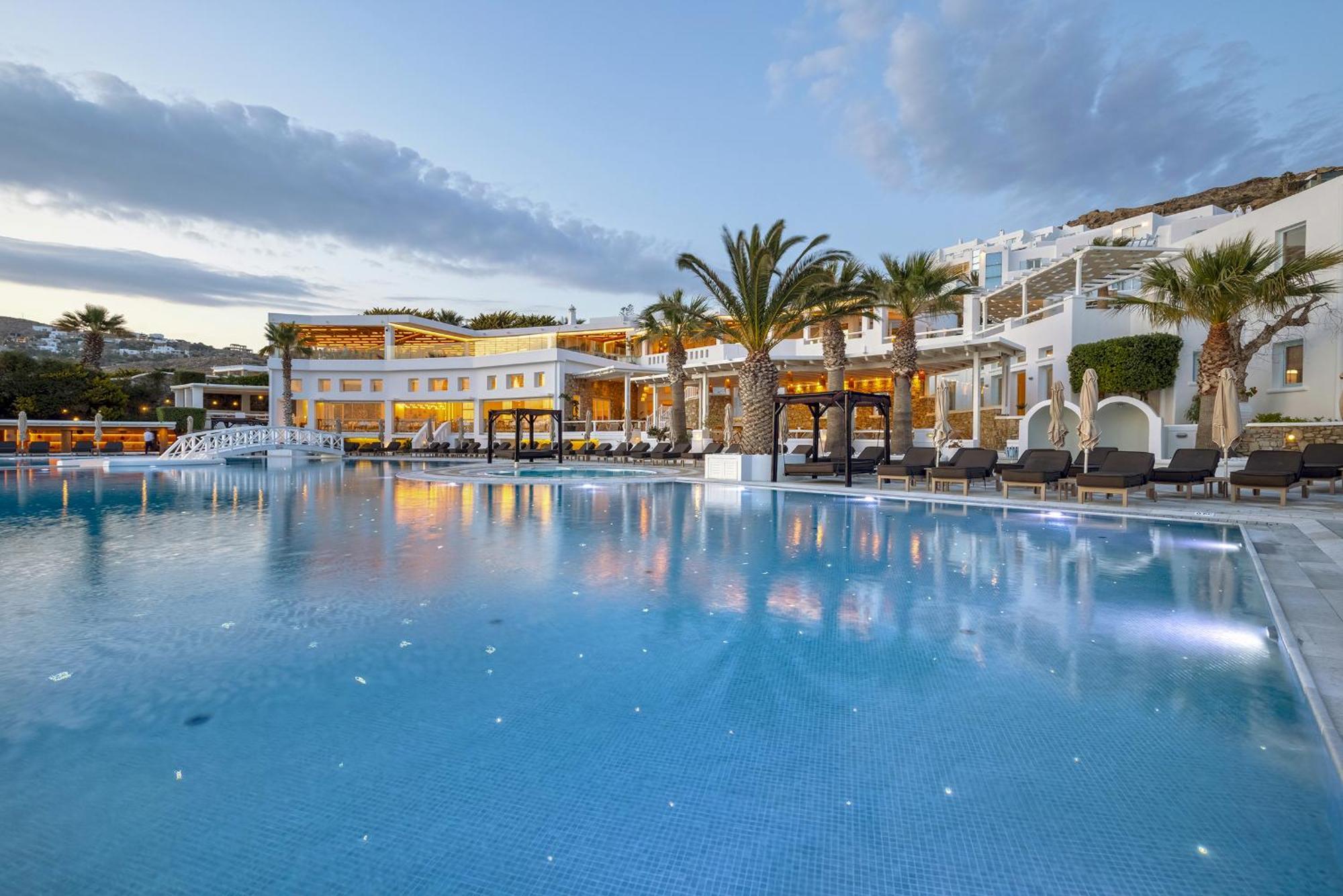 Saint John Hotel Villas & Spa Agios Ioannis Diakoftis Eksteriør billede The resort's main pool