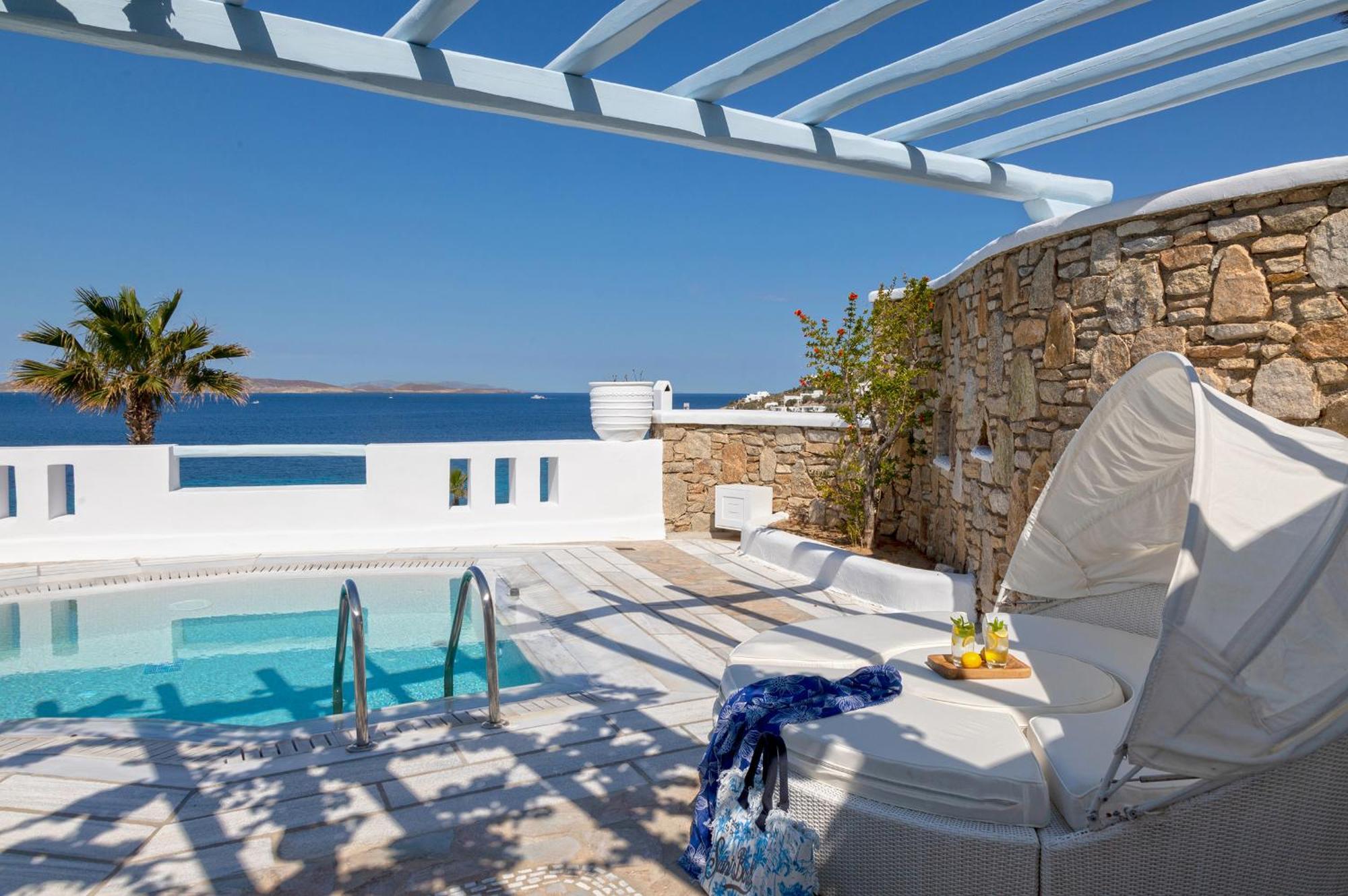Saint John Hotel Villas & Spa Agios Ioannis Diakoftis Eksteriør billede A private pool at a luxury hotel in Mykonos, Greece